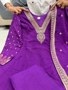 Robe longue Salwar Kameez Dupatta de style pakistanais, en coton, avec broderie lourde et travail de sequins, coupe moderne, pour occasions spéciales, tenue de soirée - Product Image 4