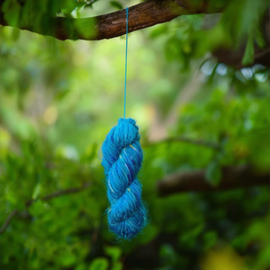 ไหมซารีรีไซเคิล ทอมือ เส้นใหญ่ สีฟ้าอมเขียว 50 เมตรต่อ 100 กรัม ผลิตในอินเดีย - Product Image 3