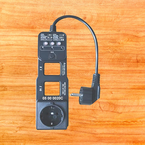 Répartiteur de ligne AC avec prise AUS/EU/UK, test de prise et test RCD - Product Image 1