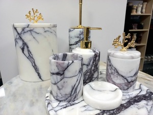 Juego de Baño Redondo Portátil Moderno de Tres Piezas de Resina Acrílica Azul Cielo de Lujo de ILAHI con Diseño Floral Uttar Pradesh - Product Image 3