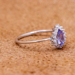 Anillo de Plata de Ley 925 con Tanzanita Natural en Forma de Pera y Circonita Cúbica, Joyas Memoria, Venta al Por Mayor - Product Image 6
