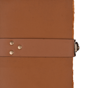 Cuir minimaliste fait main avec fermeture à boucle | Carnet de notes A5 style vintage avec finition rustique |   Journal de 100 pages pour la rédaction - Product Image 5