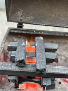 Briquettes de sciure de bois noires carrées, best-seller pour les restaurants et les barbecues, combustion longue durée de 6 à 8 heures, sans fumée, BIWOOD Vietnam - Product Image 2