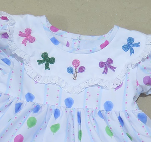 Vestido de niña con bordado a mano, lazo de carnaval con globos, estilo A-line, hasta la rodilla, manga corta, estampado pastel, dobladillo con volantes escalonados y bordado. - Product Image 3