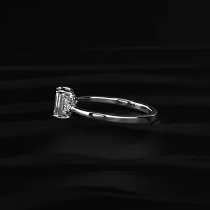 Magnifique bague en or avec diamant CVD taille émeraude cultivé en laboratoire D-E VVS-VS pour mariages et anniversaires - Mettez en valeur la beauté et la brillance - Achetez directement - Product Image 4