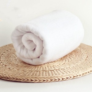 Toalla Blanca de Algodón Puro de 550 GSM, Toalla de Baño Premium de Lujo, Suave, Gruesa y Absorbente para Hotel, Resort, Spa, Gimnasio, Piscina y Uso Doméstico - Product Image 1