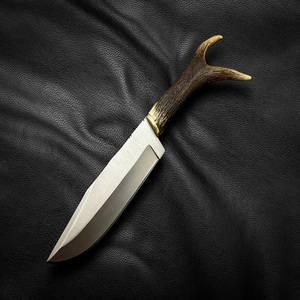 Couteau utilitaire Bowie à lame fixe en acier inoxydable, fabrication artisanale A&M ENTERPRISES, pointe tombante, manche en bois de cerf naturel, pour le camping et la chasse - Product Image 4