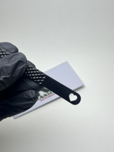 Pince à épiler professionnelle en acier inoxydable noir pur, à 90 degrés, pour cils, avec logo personnalisé et marque privée, vente en gros - Product Image 3