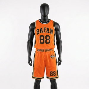 Ensemble maillot et short de basketball pour homme, respirant, en maille polyester, design orange et noir, logo personnalisé par sublimation pour ensemble homme - Product Image 3