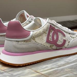 Chaussures décontractées de luxe à semelle plate pour femme, style marche, avec détails de découpe en dentelle exclusifs aux designers - Product Image 2