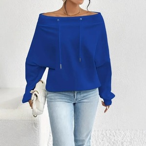 Pull ample à col bateau pour femme, idéal pour la mode décontractée d'hiver, sweat-shirt doux en polaire à épaules dénudées pour femme - Product Image 2