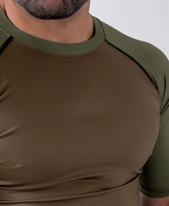 Rashguard de compression MMA pour hommes, conception OEM, imprimé par sublimation personnalisé, vente en gros, pour l'entraînement de performance - Product Image 2