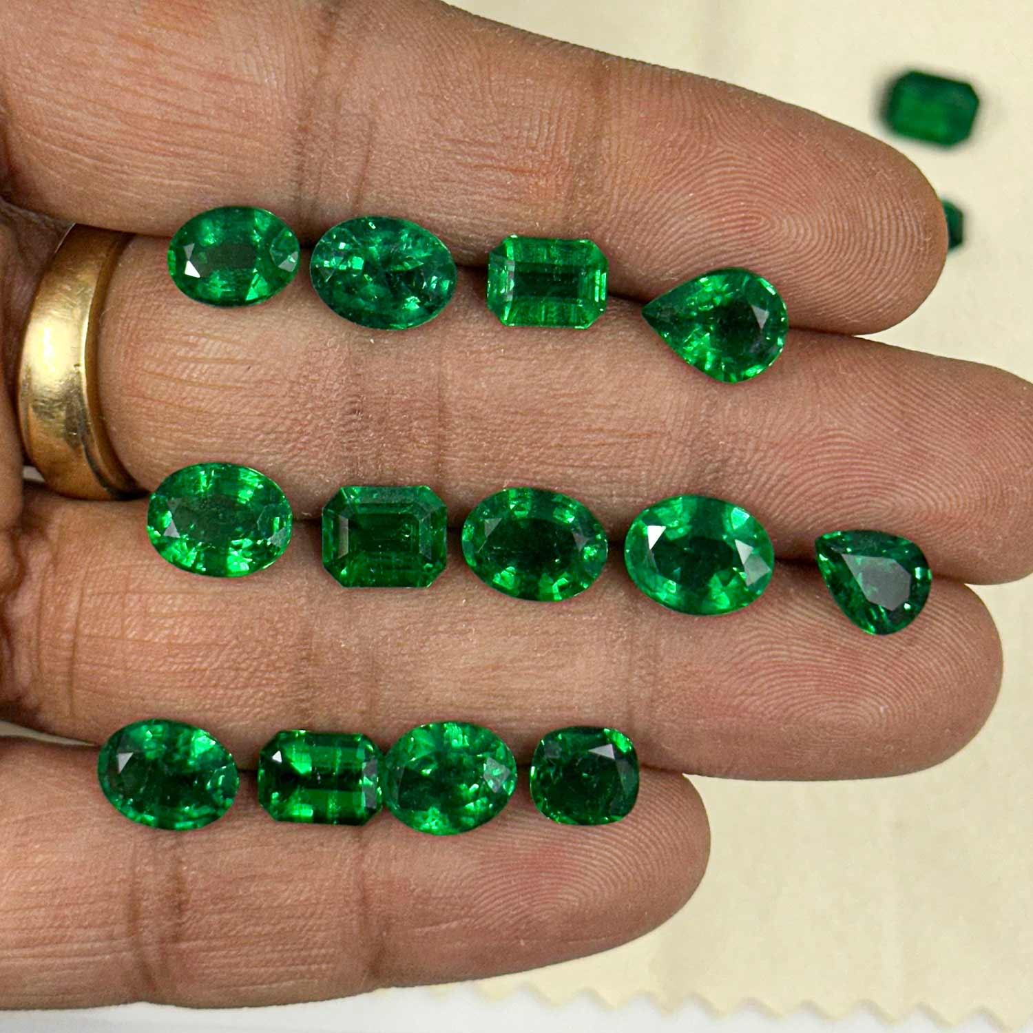 สีเขียว