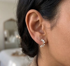 Pendientes de tuerca tipo abanico con diamantes baguette cónicos de 0.85 ct para mujer, aretes tipo arco, oro macizo de 14K, diamantes cultivados en laboratorio, regalo para dama de honor - Product Image 6