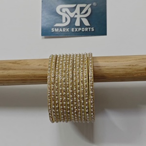 Elegante Juego de Brazaletes de Cristal con Perlas, Joyería Étnica Tradicional Hecha a Mano para Novias y Bodas - Product Image 3