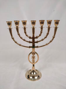 Menorah en laiton massif plaqué or, style moderne, Feng Shui, gravure hébraïque authentique, certifiée casher, 7 branches, figurine candélabre - Product Image 5