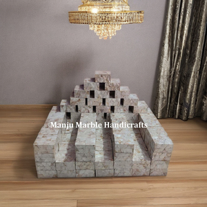 Boîtes à bijoux en bois poli faites à la main avec incrustations, logo personnalisé, 10 x 10 cm, prix bas, boîtes à bagues pour présentation et emballage de bagues - Product Image 1