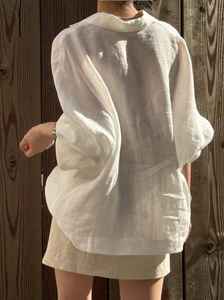 เสื้อผ้าลินินสีขาวสำหรับผู้หญิง สไตล์วินเทจ ผ้าไม่ทอ ทรงโอเวอร์ไซส์ ติดกระดุม ใส่สบายๆ สำหรับฤดูร้อน ทรงหลวม ผลิตตามแบบ ODM - Product Image 3