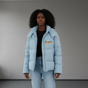 เสื้อแจ็คเก็ตพัฟเฟอร์กันน้ำแบบกลับด้านได้สำหรับผู้หญิง คุณภาพสูง ราคาถูก ขายส่ง สีแดง พร้อมส่ง ผ้าฝ้าย โซ่การจัดหาที่คล่องตัว - Product Image 1