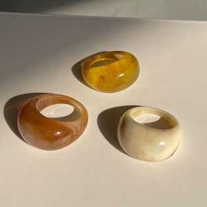 NOUSHAD HANDICRAFTS แหวนค็อกเทลเรซิ่นสีส้มทันสมัย เครื่องประดับแฟชั่นสำหรับทุกเพศ ใส่ได้ทุกวัน แหวนดีไซน์โดดเด่น รูปทรงเรขาคณิต อะคริลิก ลูไซต์ - Product Image 2
