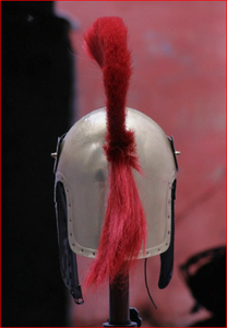 Casque de chevalier médiéval romain avec plume rouge, armure romaine, casque en acier - Product Image 5