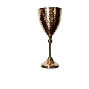 Verres à vin martelés dorés à long pied, calices métalliques décoratifs, articles de bar, vaisselle de fête, résistants aux chocs - Product Image 2