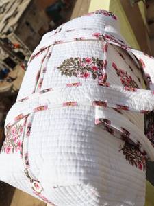 Bolso de Viaje Boho 2026, Nuevo, Hecho a Mano, Estampado con Bloques, 100% Algodón, con Asa Larga de Cuerda, Diseño Acolchado, Tamaño Mediano para Mujer - Product Image 4