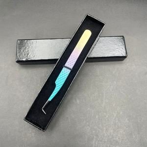 Pinzas Profesionales Personalizables de Dos Tonos Verdes de Acero Inoxidable con Punta de 90 Grados para Extensión de Pestañas, Agarre de Diamante, Sostenibles - Product Image 4