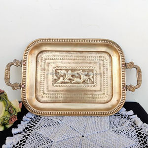 Elegante bandeja de servicio de latón de diseñador con acabado dorado adecuado para fiestas de comedor en casa de lujo hoteles restaurantes y eventos - Product Image 4