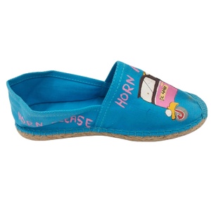 Zapatos de lona azules informales de calidad de fábrica asegurada, nueva tendencia de moda, diseño elegante, ligero, transpirable, antideslizante, estampado plano - Product Image 1