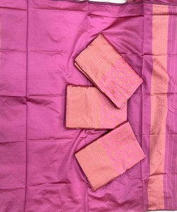 Sari de Seda Rosa, Vestido Tradicional Indio para Boda con Borde Morado, Largo hasta el Suelo, Corte Regular para Mujer - Product Image 4