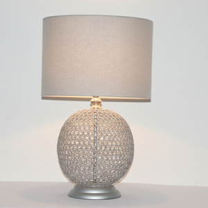 Lámpara Decorativa de Interior Premium con Base Esférica de Estilo Metálico Tejido y Pantalla de Tono Neutro Sofisticado para Uso Doméstico - Product Image 1