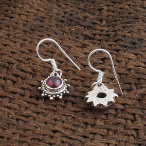 Boucles d'oreilles en grenat rouge naturel, clous en argent sterling 925, bijoux pierre de naissance de janvier, véritables boucles d'oreilles en grenat du Mozambique, cadeau pour femme - Product Image 5