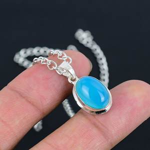 Collier pendentif tendance et élégant en calcédoine bleue naturelle, argent sterling 925, ovale 8x10mm, fait main, bijou délicat et minimaliste - Product Image 1