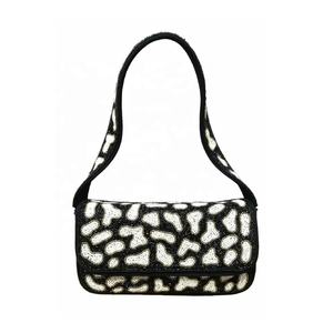 Nuevo Bolso de Hombro Portátil con Correa Única y Bordado de Cuentas, para Llevar Artículos Personales Pequeños, Teléfono, Llaves y Accesorios, Estilo Veraniego - Product Image 2