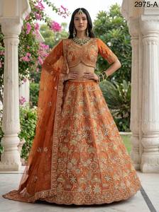 Conjunto de Lehenga Choli Dupatta Tradicional Naranja para Novia, con Bordado Intenso, de Lujo, para Bodas, Diseño Indio-Pakistaní - Product Image 2