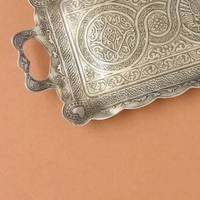 Plateau de service rectangulaire en argent gravé de luxe, style antique, pour hôtels et restaurants, vaisselle élégante en métal, vente en gros
