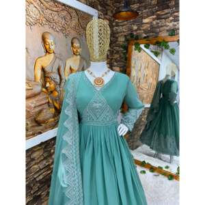 Hermoso vestido de fiesta para mujer con Conjunto elegante de Pent y Dupatta - Product Image 2