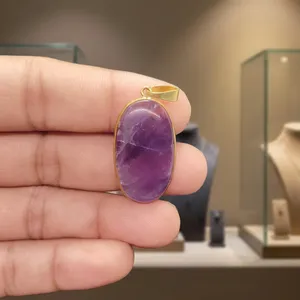 Pendentif en laiton avec améthyste naturelle |   Pendentif en améthyste violette avec cadre en laiton - Product Image 2
