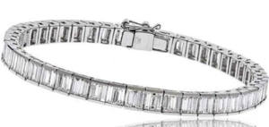 Bracelet tennis classique en or 18 carats serti de diamants baguette cultivés en laboratoire - Product Image 2