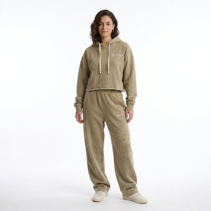 Conjunto de Sudadera Corta con Capucha y Pantalones Jogger para Mujer, Color Caqui, Estilo Casual, de Algodón y Felpa, Ropa Deportiva, Venta al Por Mayor OEM - Product Image 1