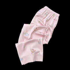 ชุดนอนผ้าซาตินพิมพ์ลายการ์ตูนสีชมพูสำหรับผู้หญิง บรรจุกล่องของขวัญ ชุดนอนผ้าไหม - Product Image 5