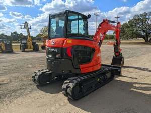 รถขุดขนาดเล็ก Kubota U48-5 แบบ Zero Tail Swing เครื่องยนต์ดีเซล 24 แรงม้า พร้อมเกียร์บ็อกซ์ประสิทธิภาพสูง ระบบ Open ROPS เบาะนั่งแบบสปริง - Product Image 1