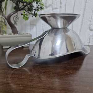 Salsera de Metal Resistente para Servicio Profesional - Product Image 1