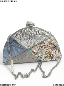 Pochette de soirée de mariée en laiton et nacre faite à la main, fermeture magnétique, bandoulière chaîne, doublure synthétique, capacité 1-1,9L, multifonction - Product Image 2