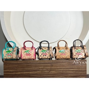 Nouveaux sacs à main en cuir floral gravé, petits sacs Speedy, sacs bandoulière, sacs de voyage week-end à poignée supérieure pour femmes - Product Image 1