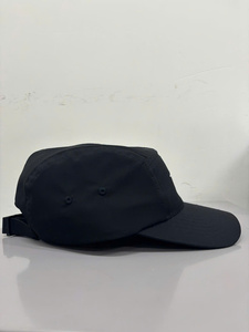 Gorra de Campamento de 5 Paneles de Poliéster con Logotipo Personalizado Bordado en 2D para Actividades al Aire Libre, Correr, Acampar, Pescar, Fabricada en Vietnam - Product Image 2