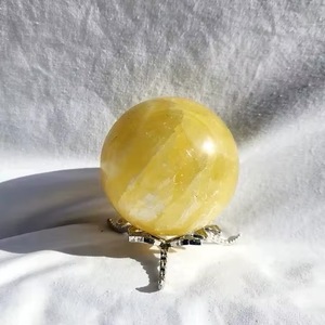 Sphère de cristal de calcite citronnée sculptée de qualité supérieure, pierre naturelle polie pour la guérison, décoration Feng Shui pour la maison, thème Amour, objet de collection artistique - Product Image 2