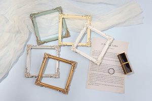 Cadre photo carré miniature en résine de style européen - Product Image 4