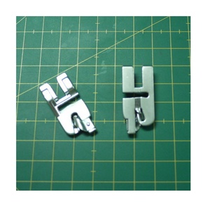 820221-096 pied presseur ourmer 4MM fabriqué à TAIWAN domestique MACHINE à coudre pièces de rechange pour PFAFF - Product Image 1
